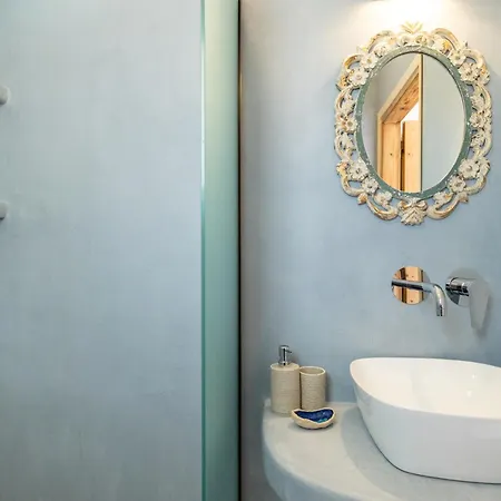 Yianna Sunny Szkópelosz