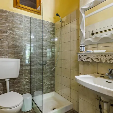 Yianna Sunny Studios Skopelos Town