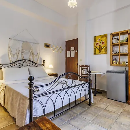 Yianna Sunny Szkópelosz