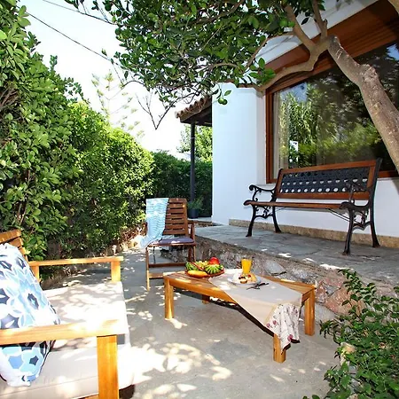 Yianna Sunny * Skopelos stad