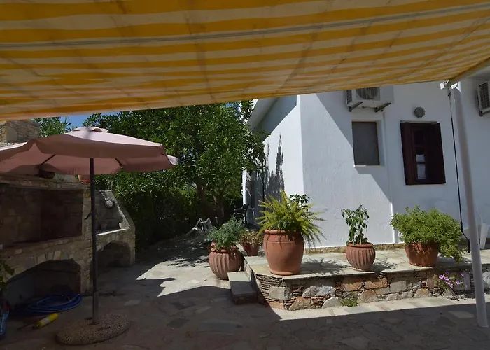 Yianna Sunny Studios Skopelos Town