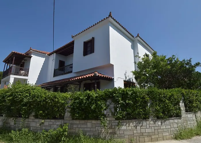 Yianna Sunny Studios