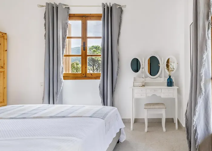 Yianna Sunny Studios Apartment *