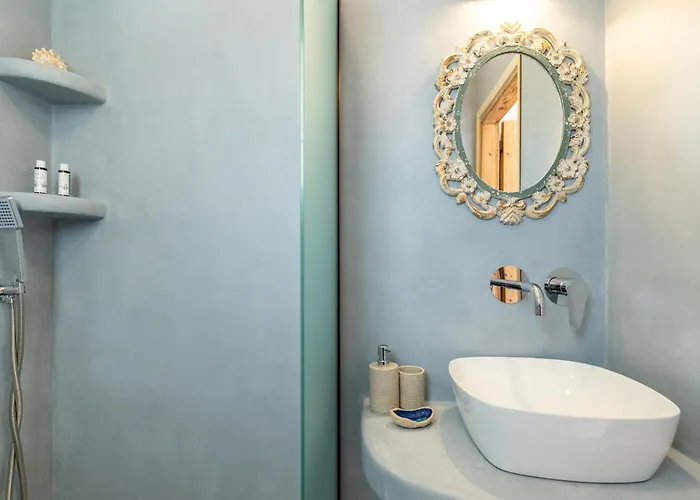 Yianna Sunny Studios Skopelos Town