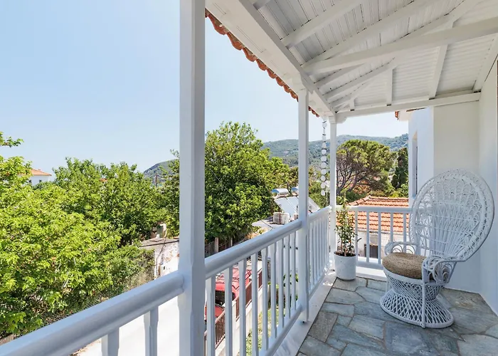 Yianna Sunny Studios Apartment