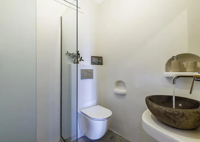 Yianna Sunny Studios *