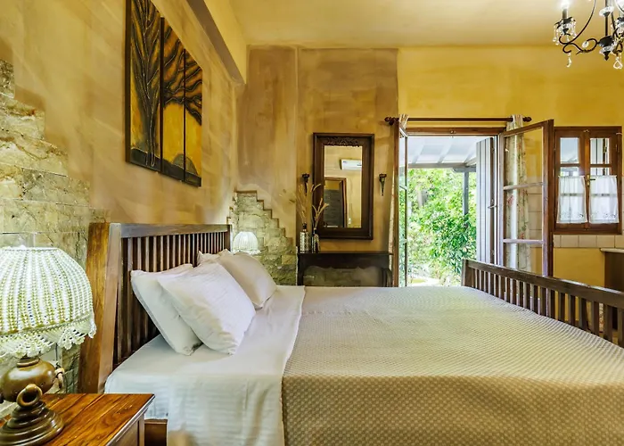 Yianna Sunny Studios Apartment *