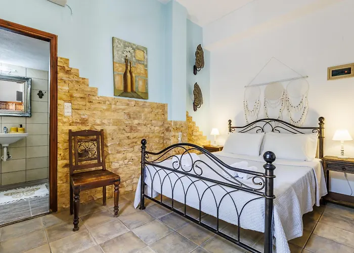 Yianna Sunny Studios Apartment Skopelos Town