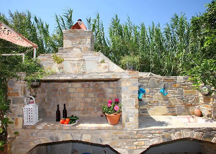 Yianna Sunny Studios Apartment Skopelos Town